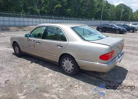 1998 Mercedes-Benz E 320 from USA, damaged, VIN WDBJF65F3WA546814